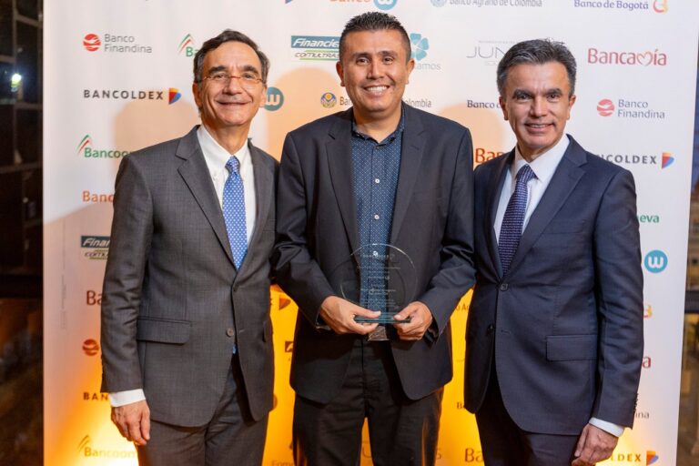 Banco de Bogotá recibe doble reconocimiento de Bancóldex