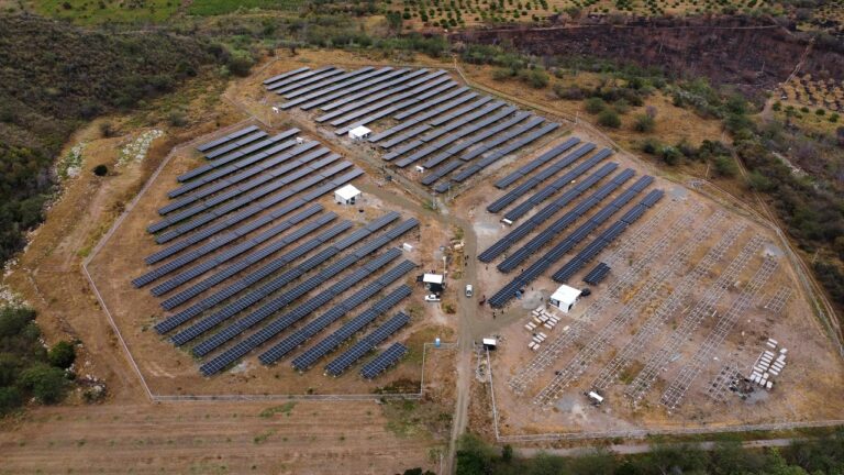 Evolti y A2censo promueven construcción de una mini granja solar en la Costa Caribe