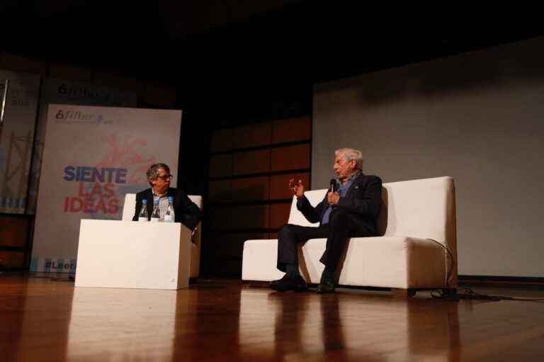 La FILBo despide a Mario Vargas Llosa, una vida escrita con la tinta de la historia y la literatura La FILBo despide a Mario Vargas Llosa, una vida escrita con la tinta de la historia y la literatura