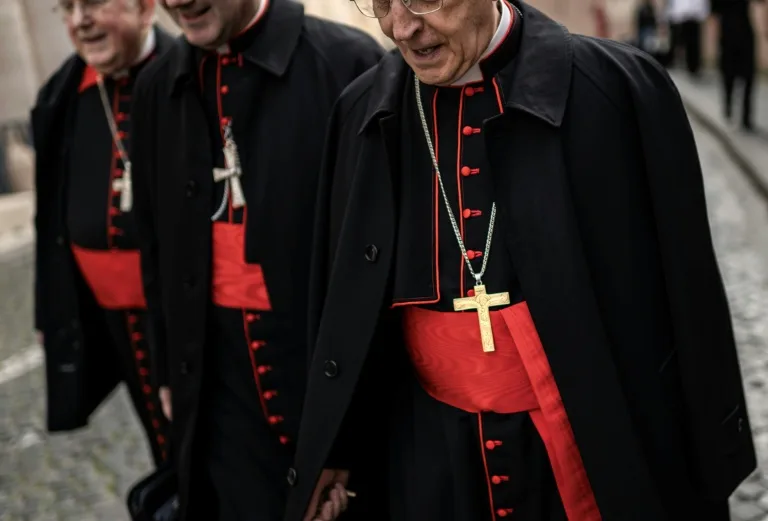 Los cardenales buscan un “unificador” como futuro papa a días del cónclave