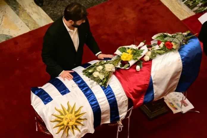 ADIOS A MUJICA