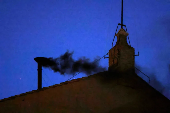 HUMO NEGRO VATICANO