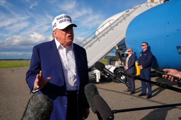 TRUMP RETRASA ARNACEL