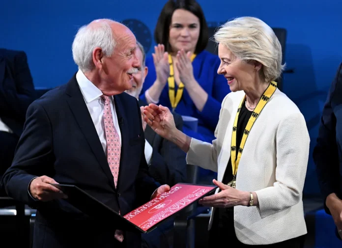 Ursula von der Leyen recibe el Premio Carlomagno