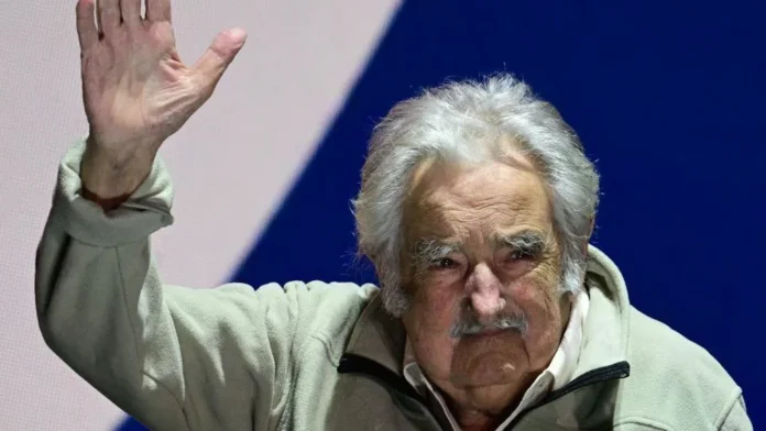 se fue mujica
