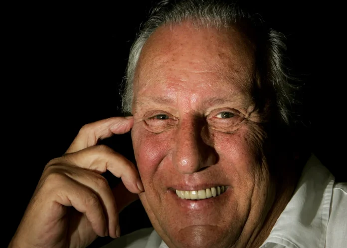 Muere Frederick Forsyth