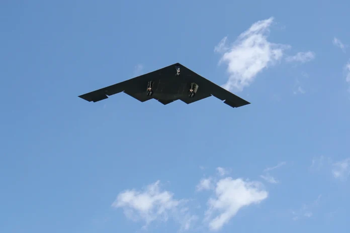 bombardero B2