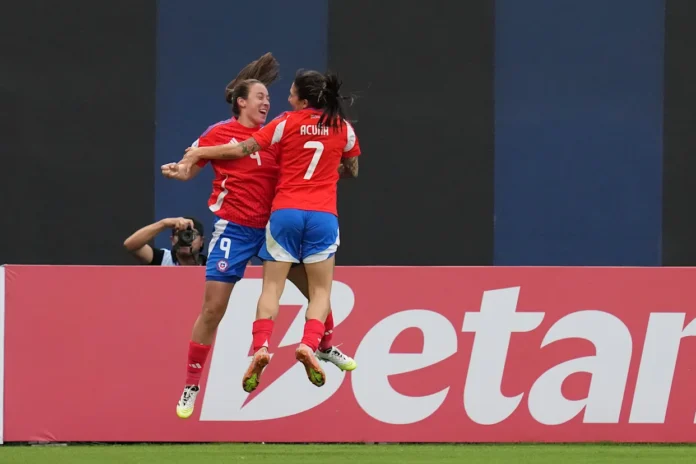 CHILE WOMAN GOLEA