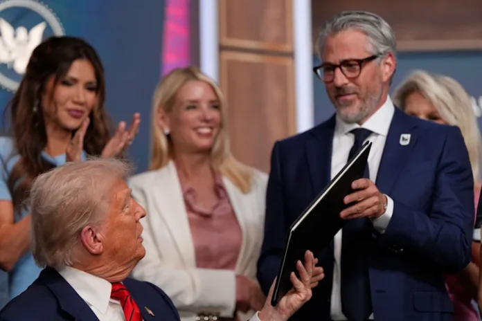 TRUMP JUEGO DE LOS ANGELES