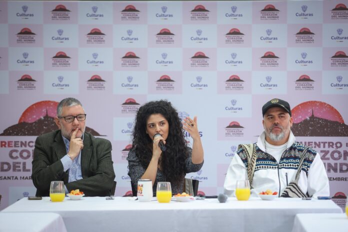 REENCUENTRO EN EL CORAZÓN DEL MUNDO