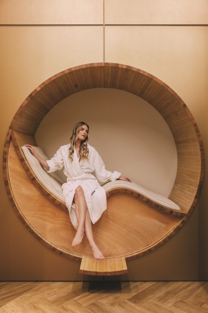 SPA - Circular Spa Waiting