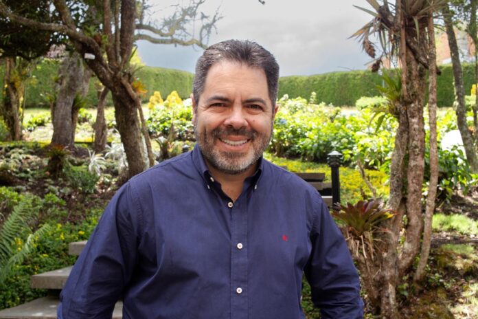 Efrén Martínez Ortiz PhD Psicólogo e investigador