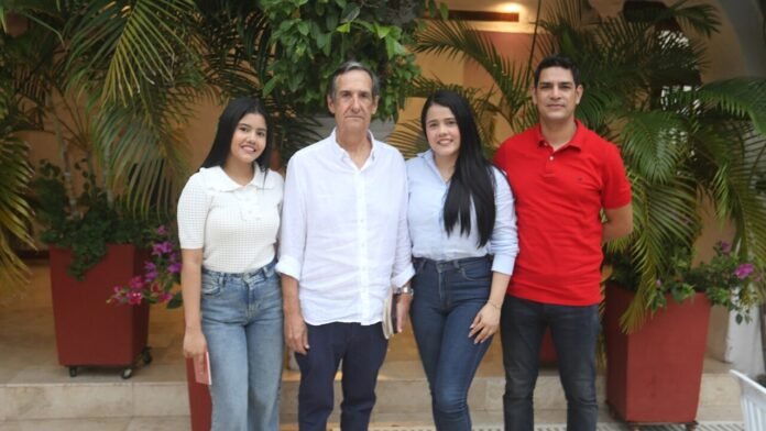 MARIANA TAFUR Y SUS PADRES