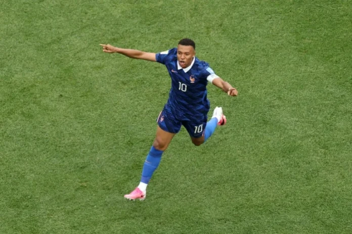 Mbappé clasifica a Francia a 16vos