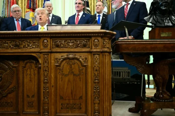 TRUMP Y EL CARBON