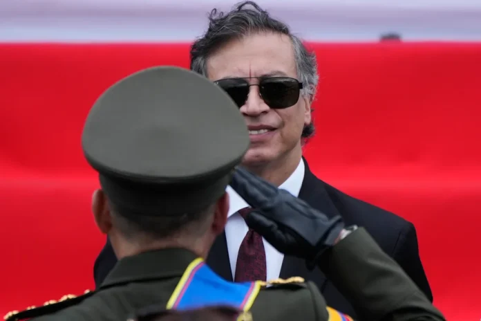 PETRO SE DESPIDE